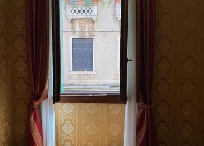 Zulian V Pensionat 3*